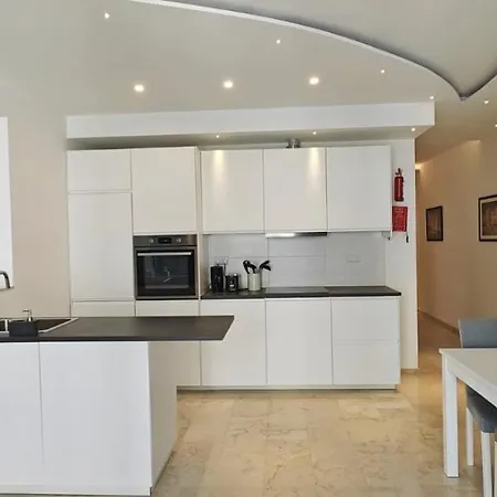 Luxury Garden View At Spinola Bay St Julians Апартаменты Сент Джулианс