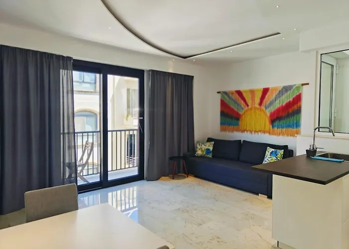 Luxury Garden View At Spinola Bay St Julians Apartamento San Julián